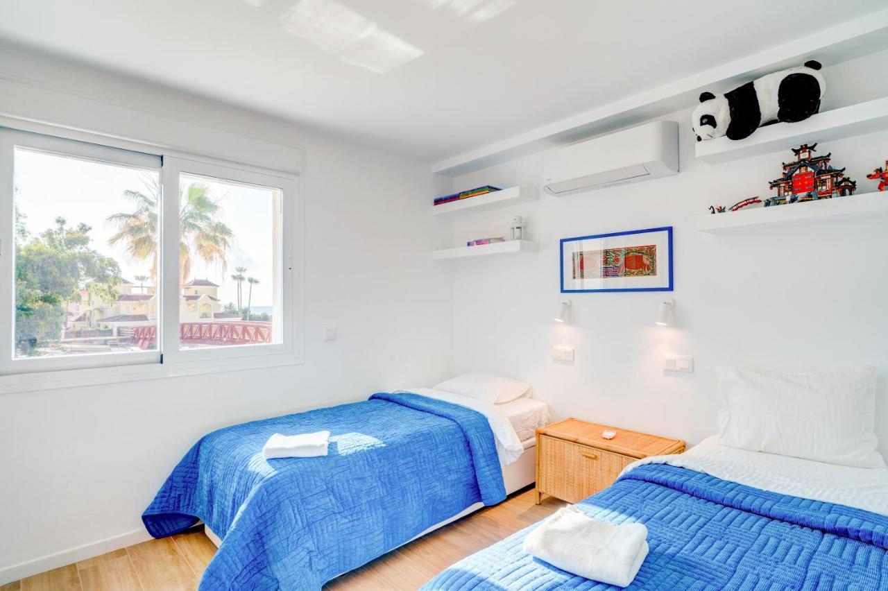 Beach Front Flat With Sea Views Marbella Kültér fotó